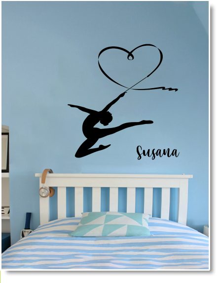 adhesivo para decorar pared gimansia ritmica con cinta dibujando corazón